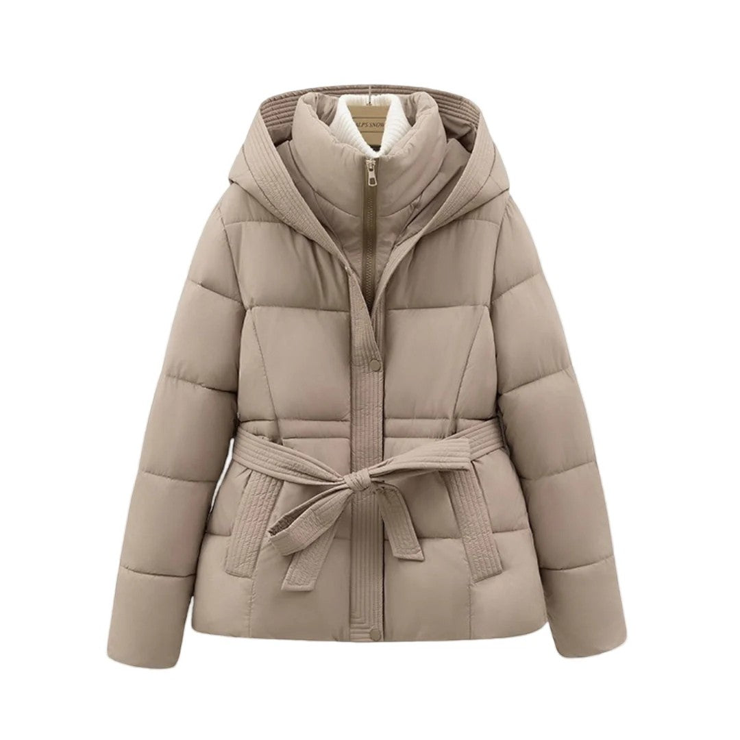 Damski płaszcz zimowy z kapturem i paskiem w talii