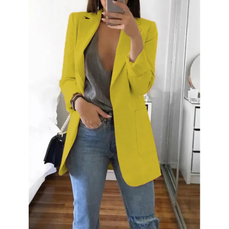 Marynarka Damska o Dopasowanym Kroju i Klasycznym Stylu