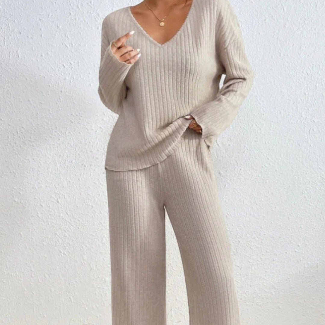 Damski prążkowany komplet dresowy o swobodnej formie