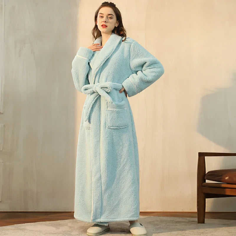 Szlafrok Damski z Paskiem i Klasycznym Kołnierzem