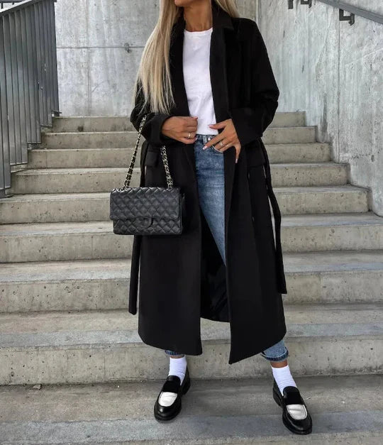 Długi płaszcz zimowy damski z paskiem i dwurzędowym zapięciem