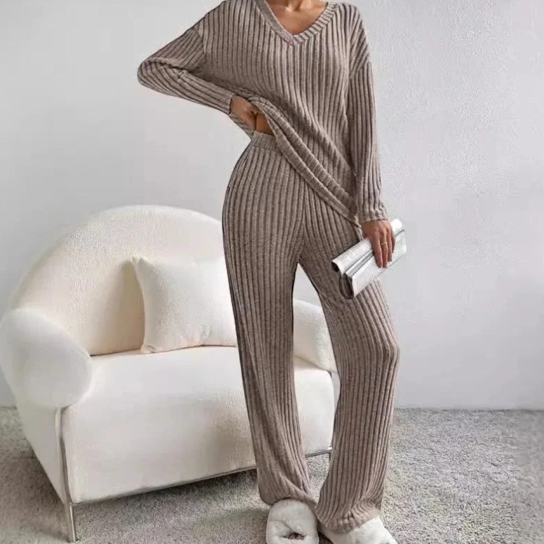 Damski prążkowany komplet dresowy o swobodnej formie