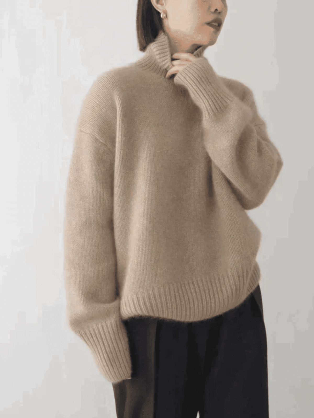 Sweter Damski Oversize - Wysoki Golf i Długie Mankiety