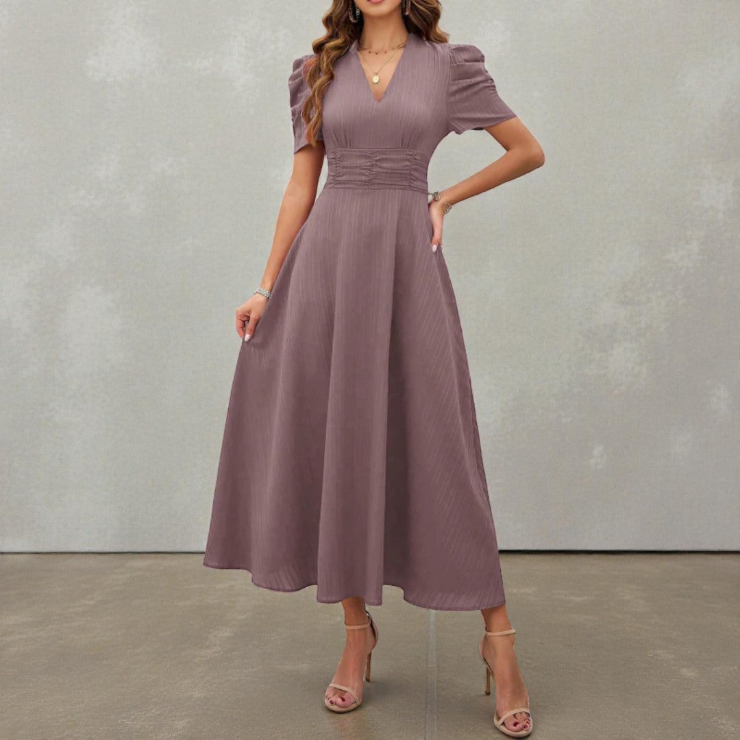 Damska świąteczna sukienka midi o dopracowanym kroju