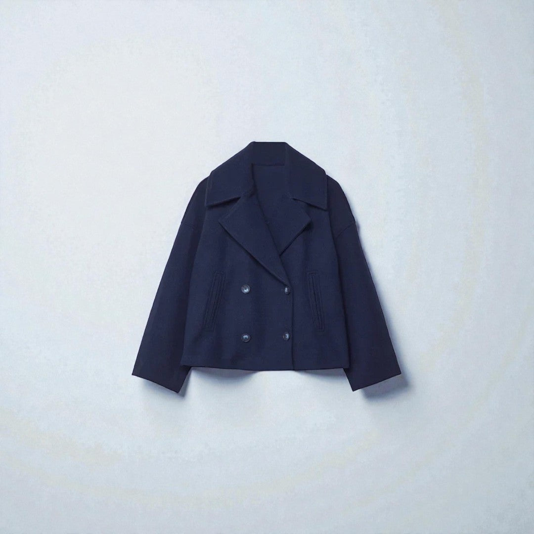 Krótki damski zimowy płaszcz typu double-breasted