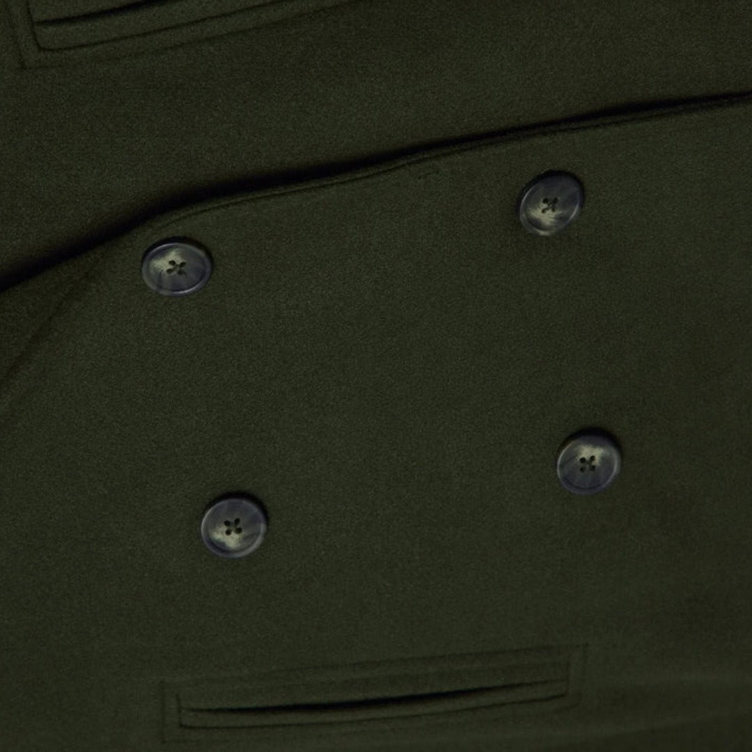 Krótki damski zimowy płaszcz typu double-breasted