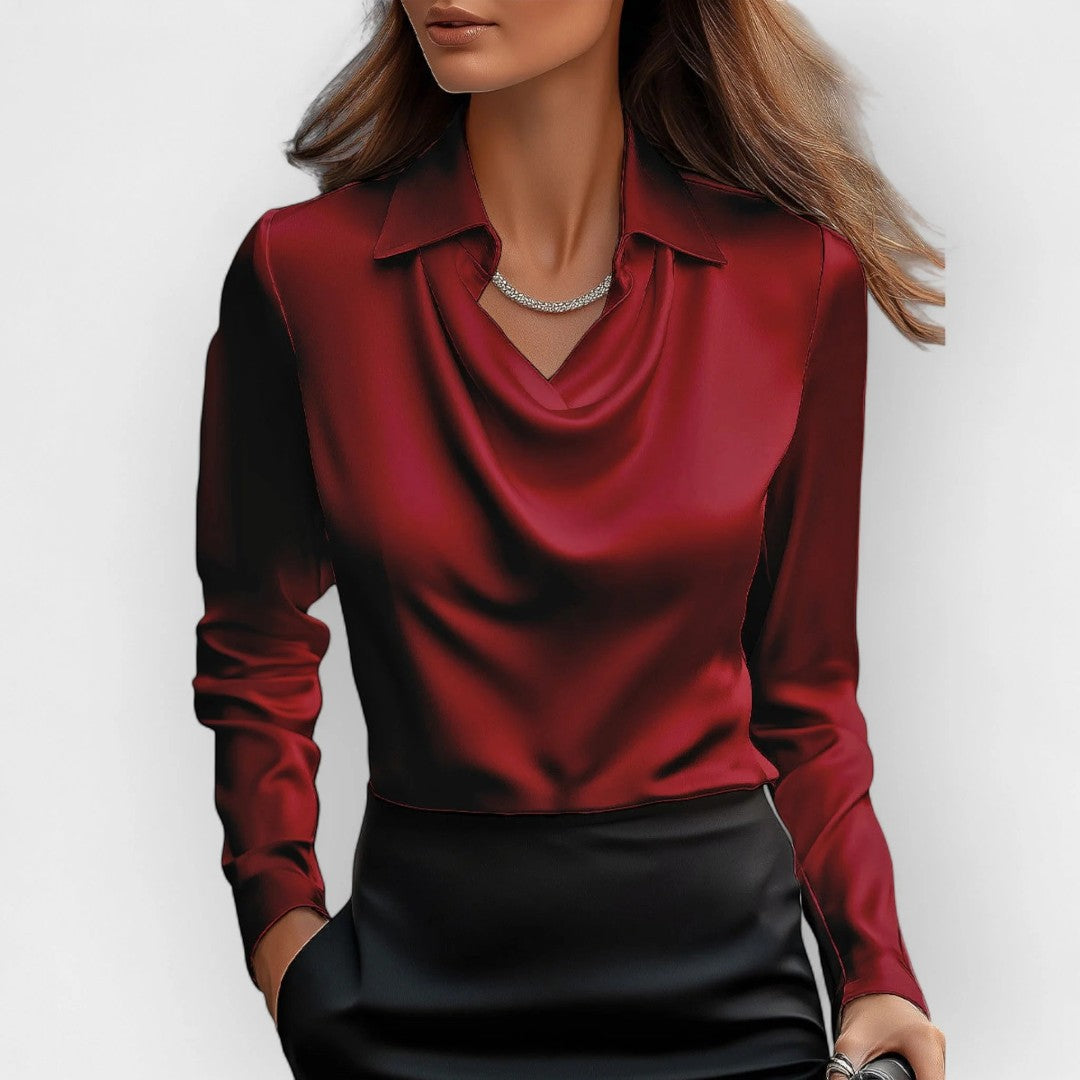 Damska bluzka z długim rękawem i kołnierzem wodnym