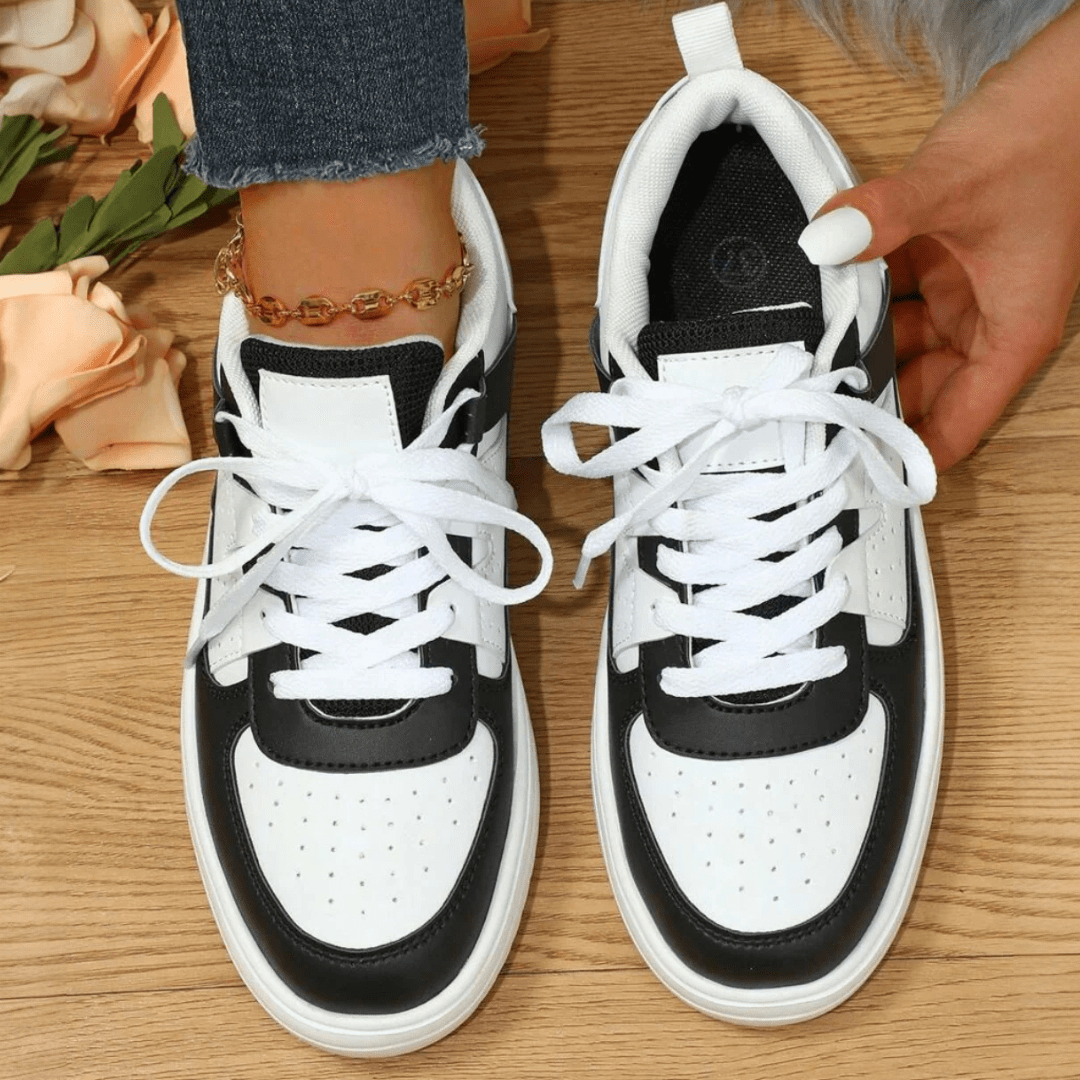 Buty sportowe z wiązaniem - Czarny