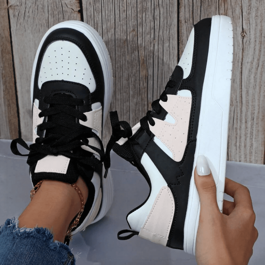 Buty sportowe z wiązaniem - Czarno - różowy