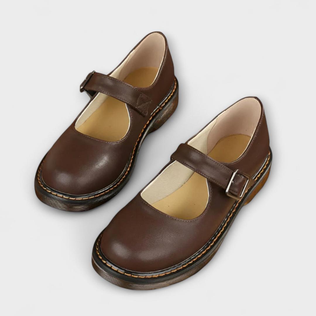 Buty Z Zaokrąglonym Noskiem I Paskiem Z Klamrą