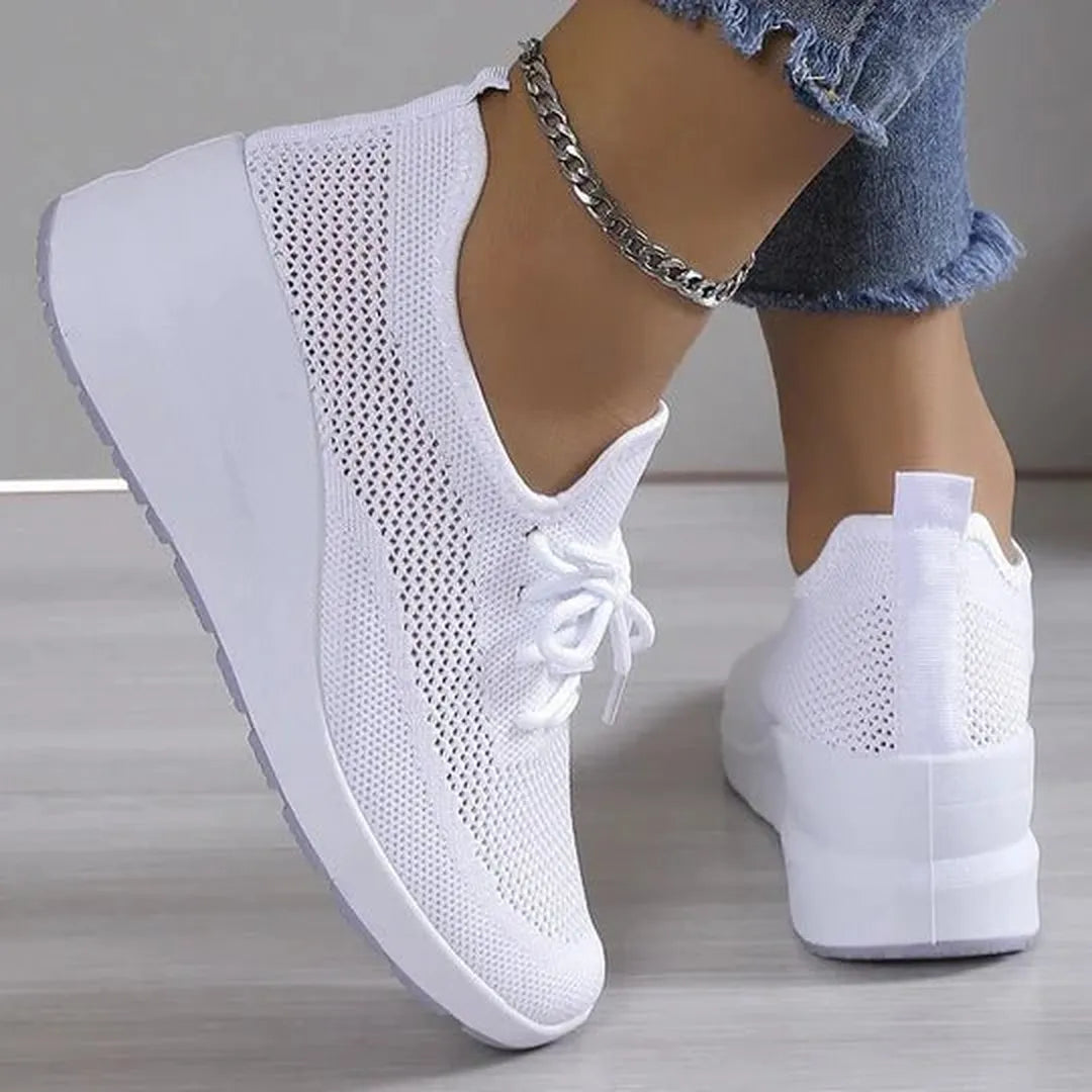 Damskie sneakersy z elastyczną podeszwą i sportowym wyglądem - Biały
