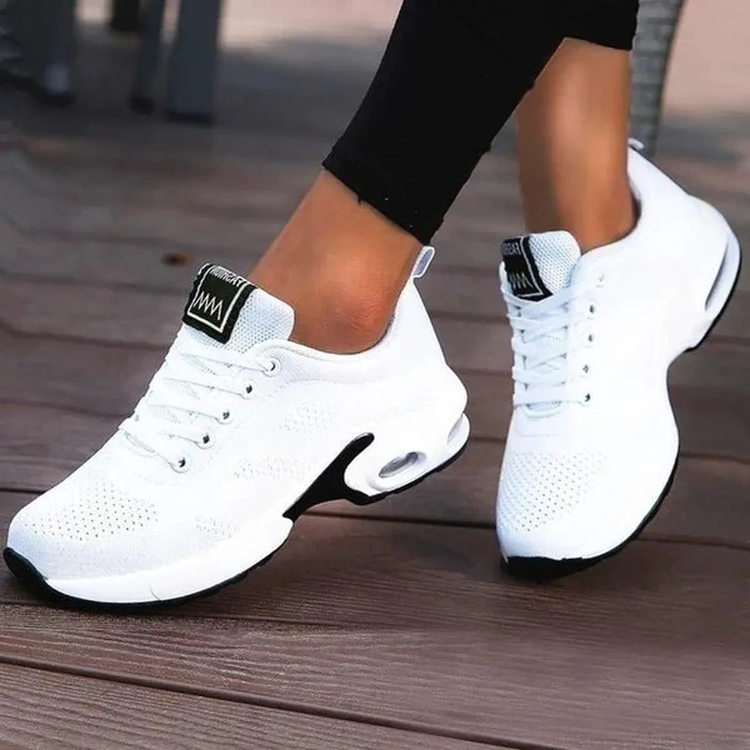 Damskie sneakersy z perforowaną cholewką