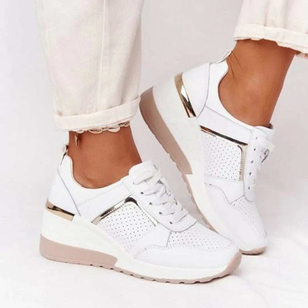 Damskie sneakersy z perforowanymi panelami bocznymi