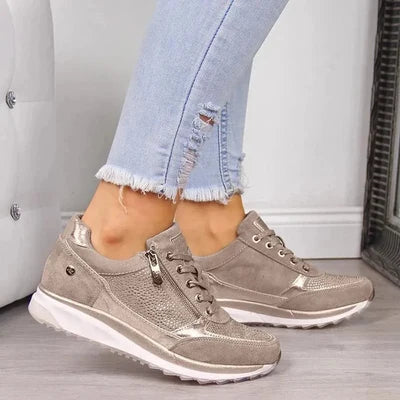 Sneakersy