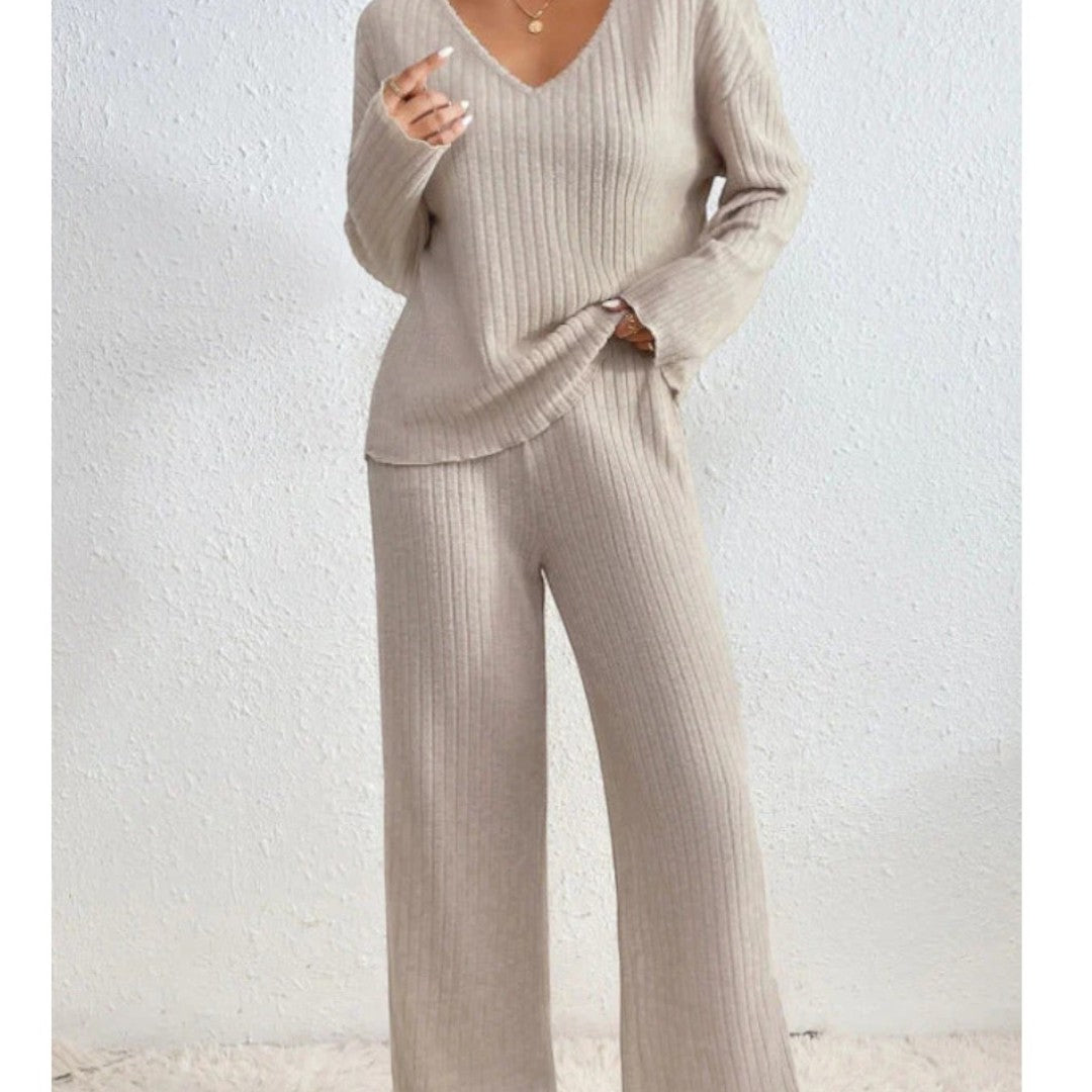 Damski prążkowany komplet dresowy o swobodnej formie