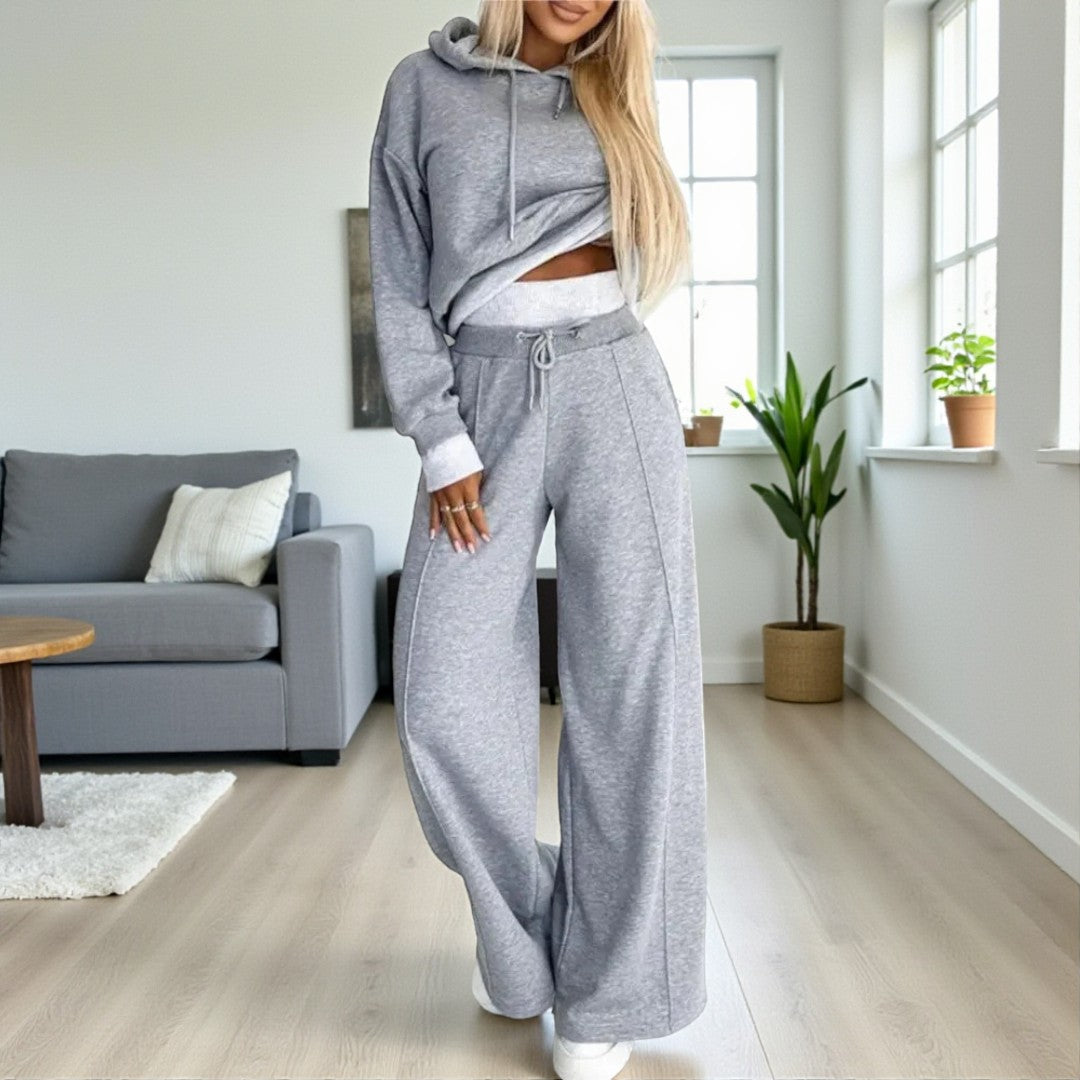 Dwuczęściowy komplet damski do użytku w domu i na zewnątrz