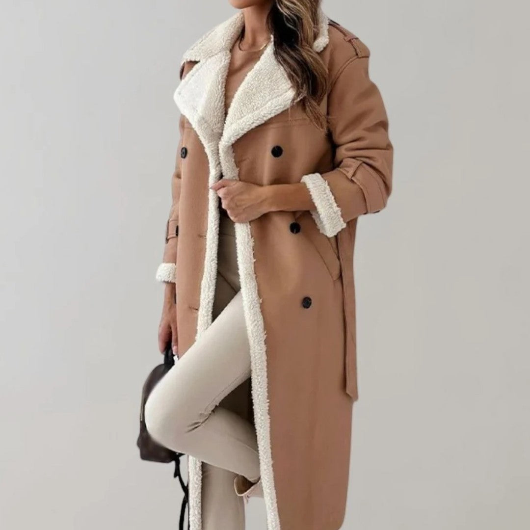 Długi damski płaszcz z podwójnym rzędem guzików