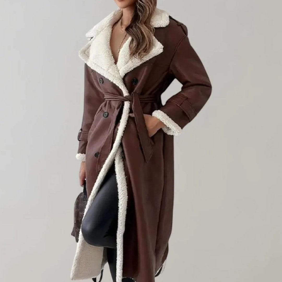 Długi damski płaszcz z podwójnym rzędem guzików