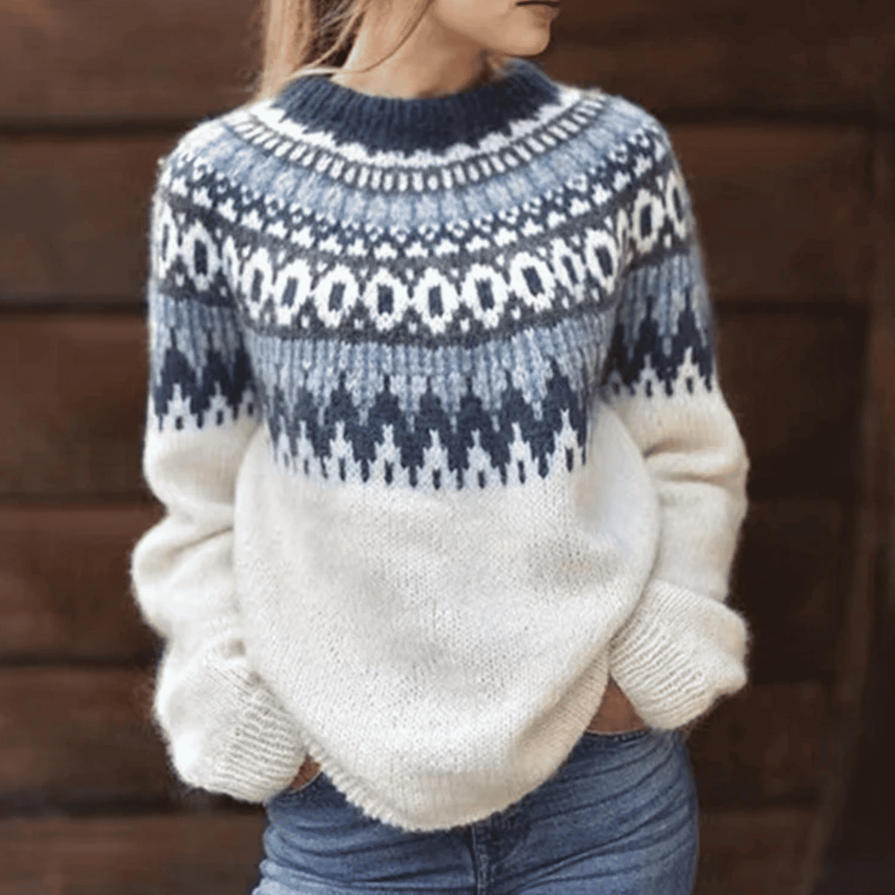 Sweter Damski - Geometryczny Wzór na Karczku