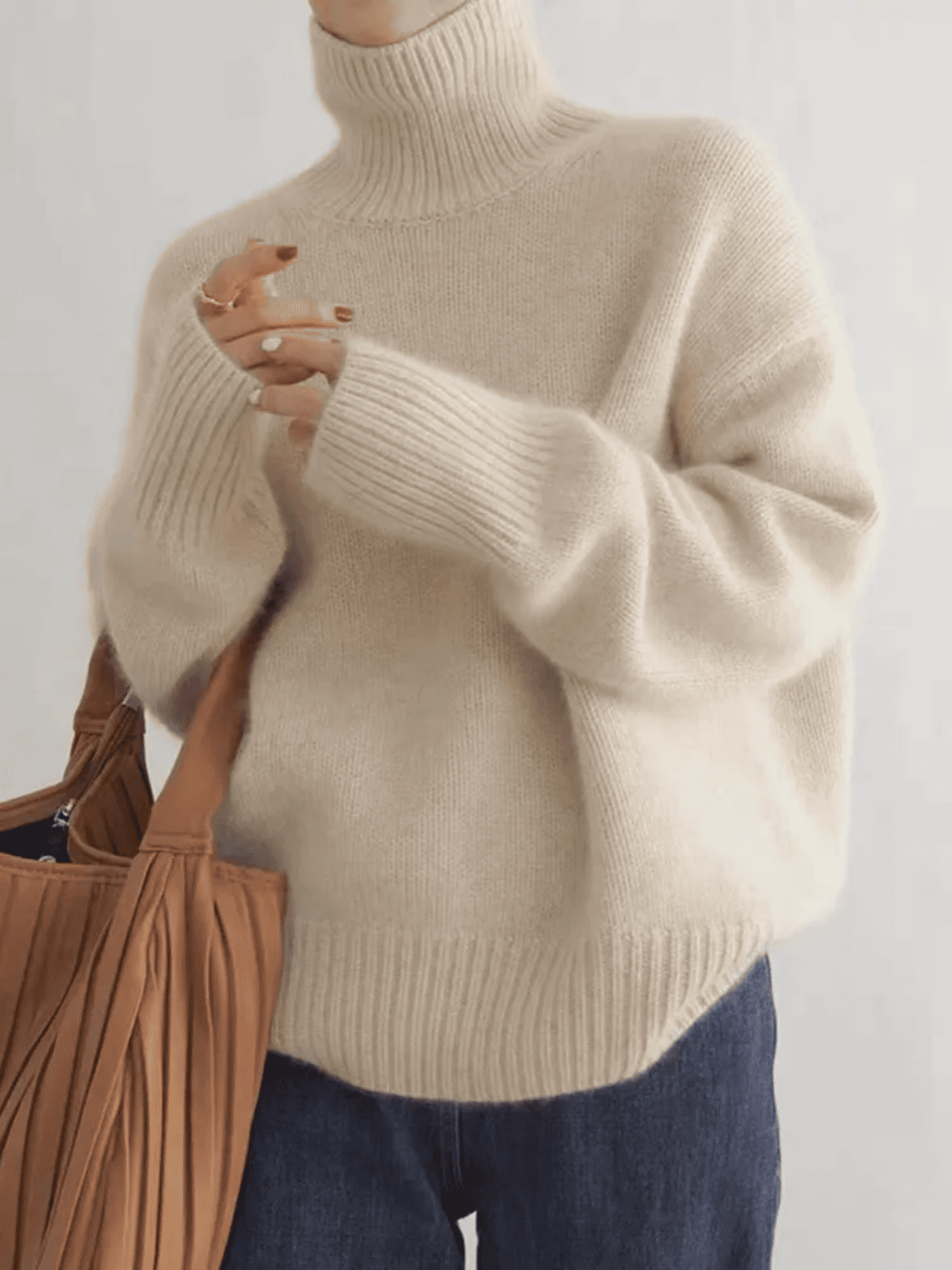 Sweter Damski Oversize - Wysoki Golf i Długie Mankiety