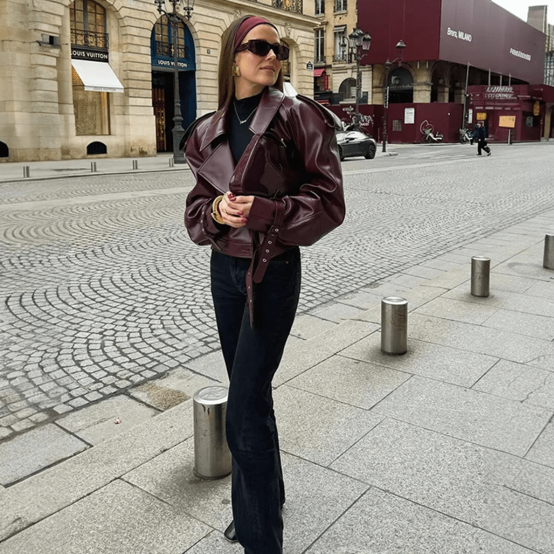 Damska krótka kurtka o zwartej formie - Ciemnoczerwony