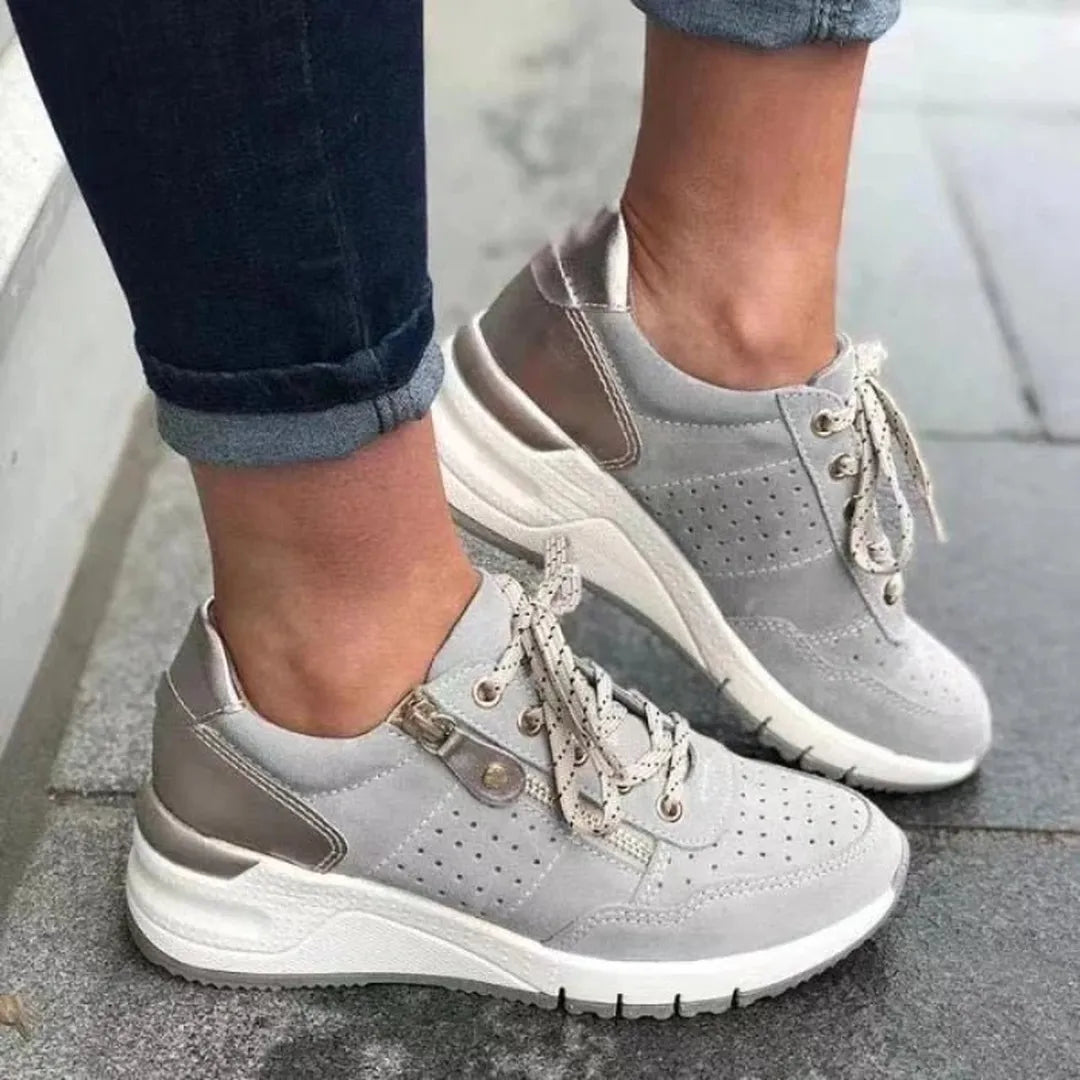 Damskie sneakersy sznurowane z wykończeniem PU - Szary