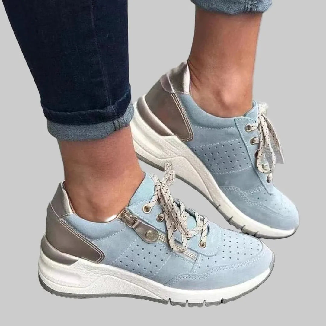 Damskie sneakersy sznurowane z wykończeniem PU - Jasnoniebieski