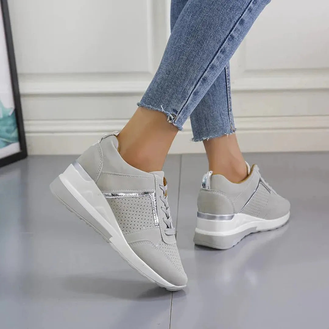 Damskie sneakersy z perforowanymi panelami bocznymi