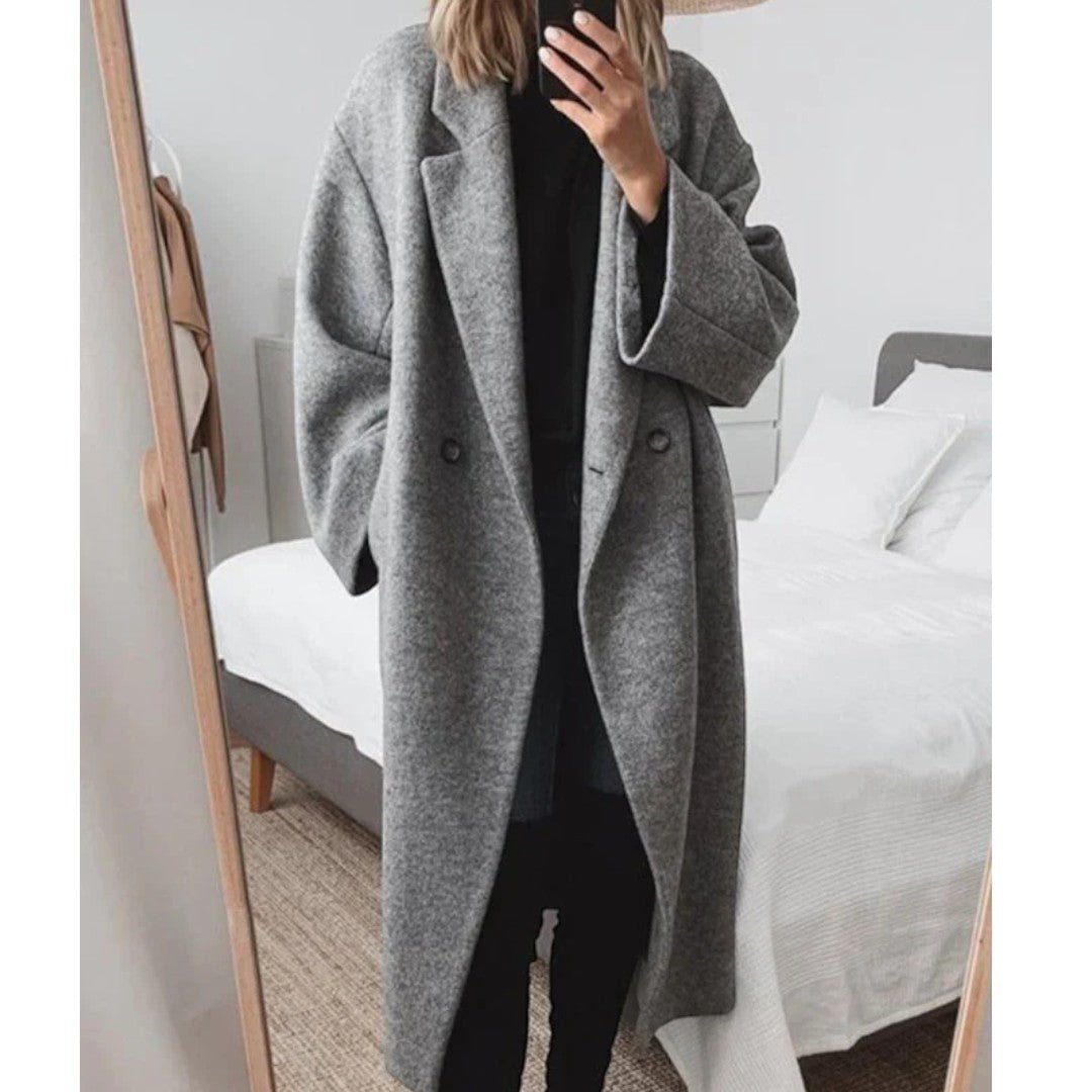Długi damski płaszcz zimowy o prostej formie - Szary