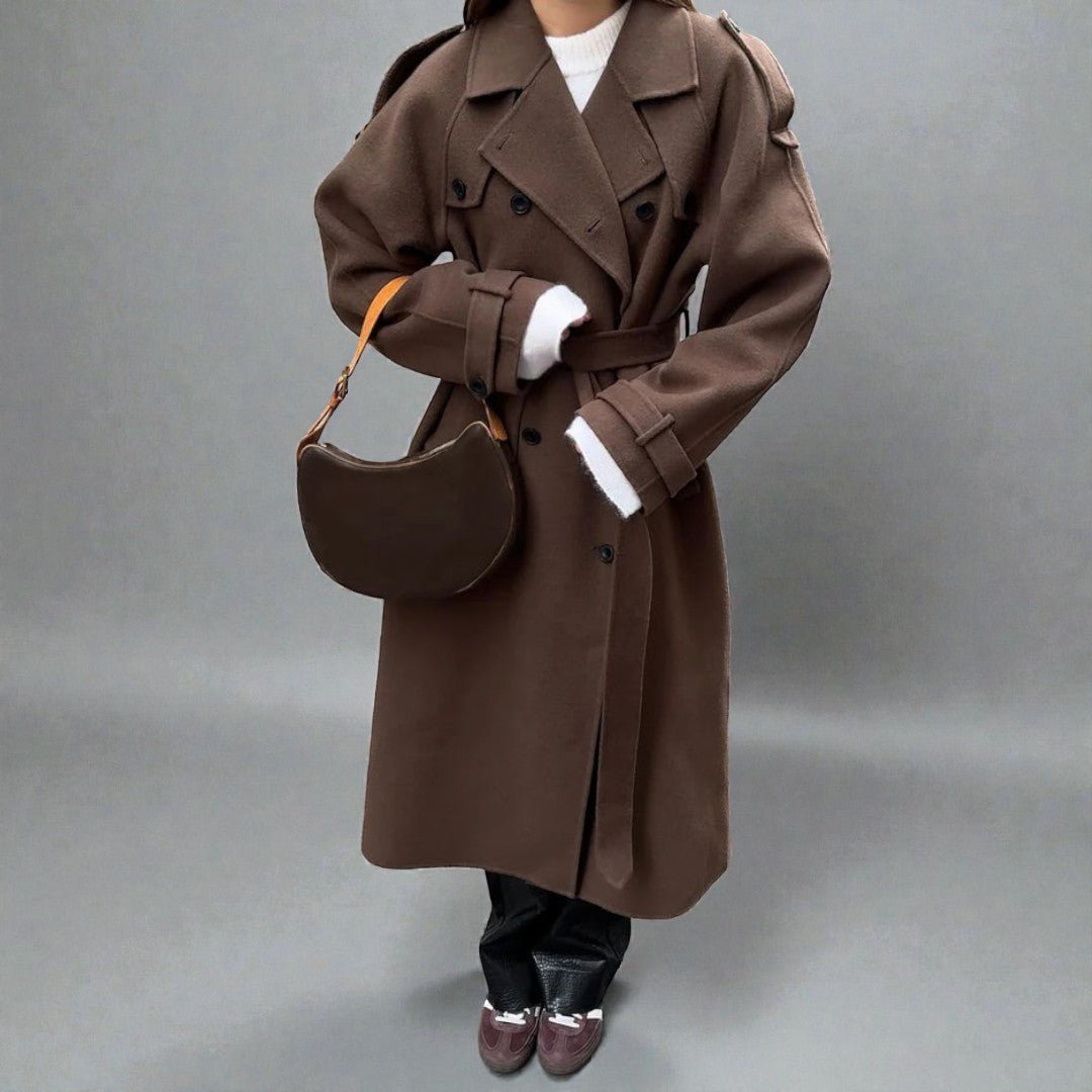 Dwurzędowy zimowy płaszcz damski z regulowanym pasem - Brązowy