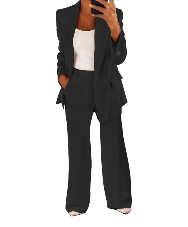 Piękny damski zestaw z marynarką i spodniami