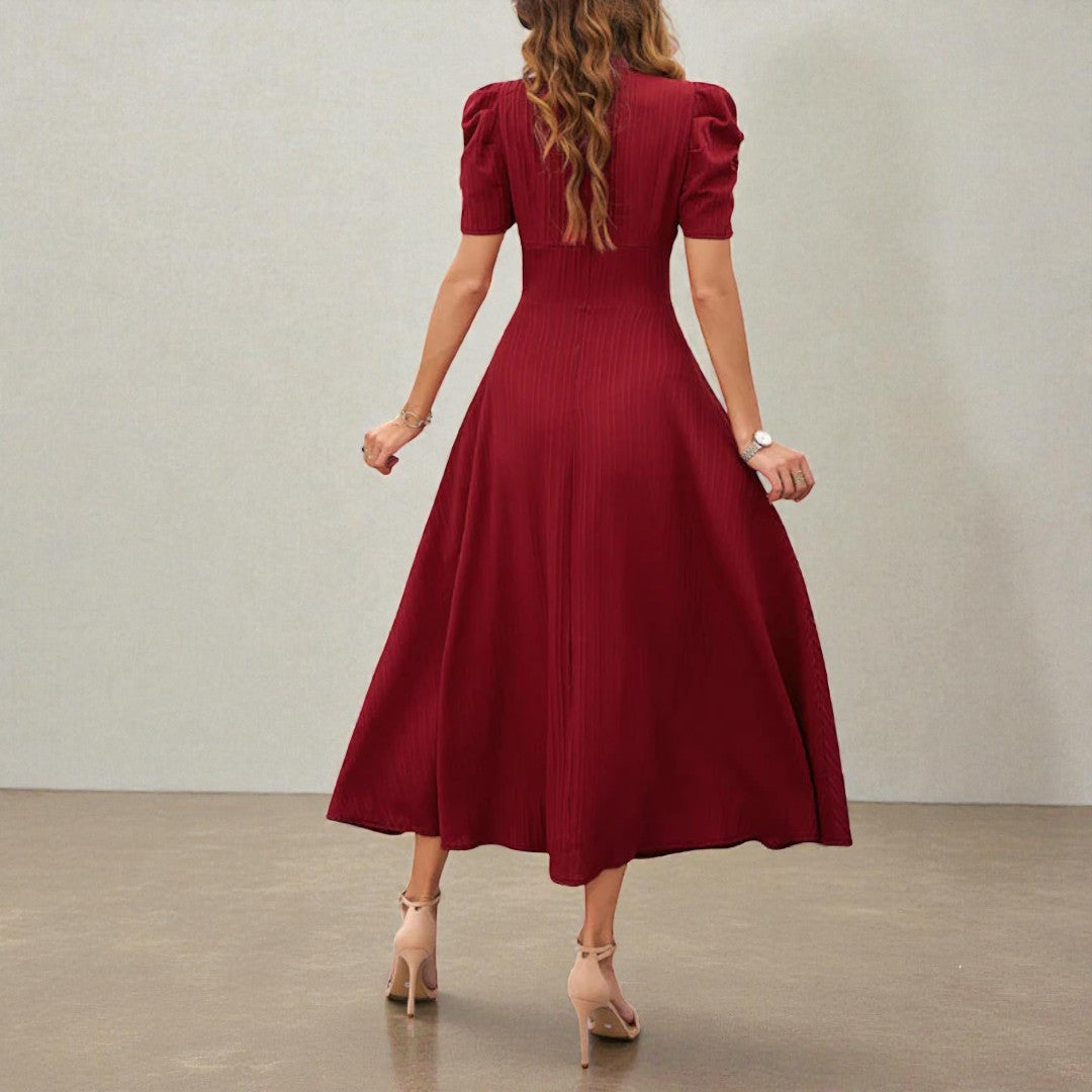 Damska świąteczna sukienka midi o dopracowanym kroju