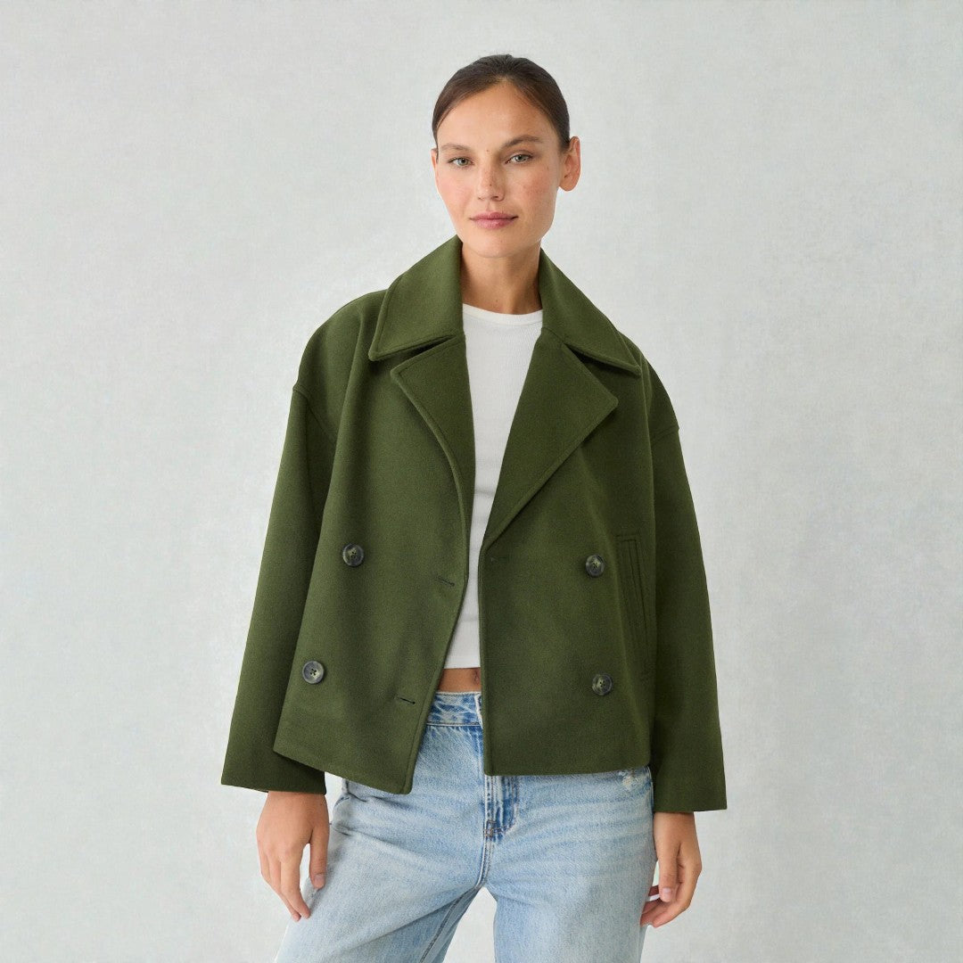 Krótki damski zimowy płaszcz typu double-breasted