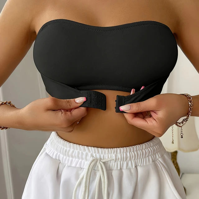 Top bandeau o stabilnym kroju