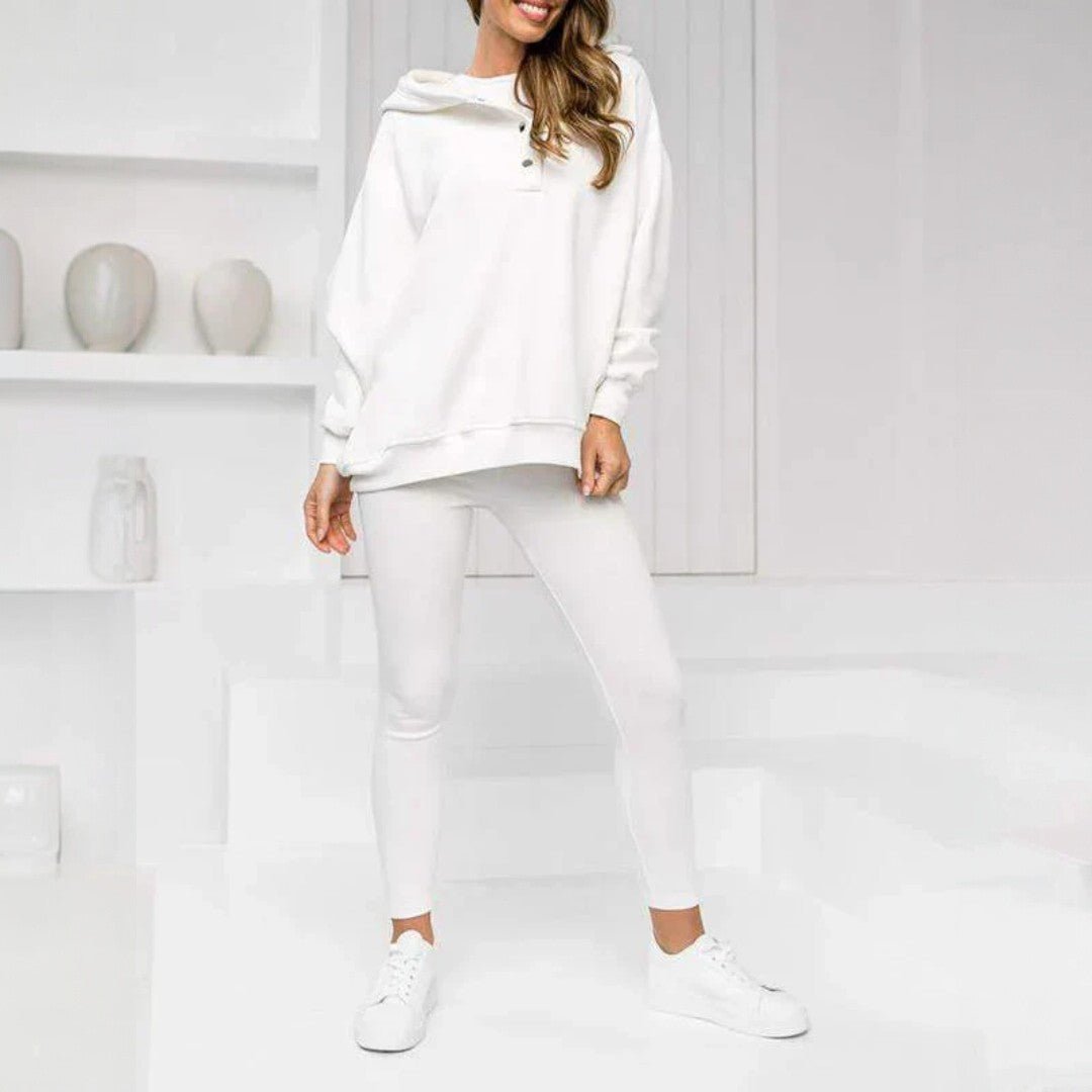 Trzyczęściowy zestaw damski z asymetrycznym swetrem, topem i legginsami - Biały