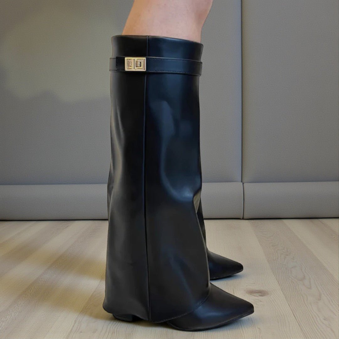 Wysokie kozaki damskie z detalem typu flap - Czarny styl B